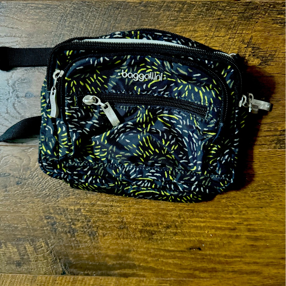 Baggalini crossbody
